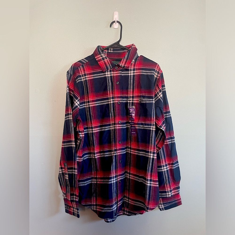 NWOT Woolrich Men’s Button Down Red and Blue Pattern 100% Cotton Flannel SZ M